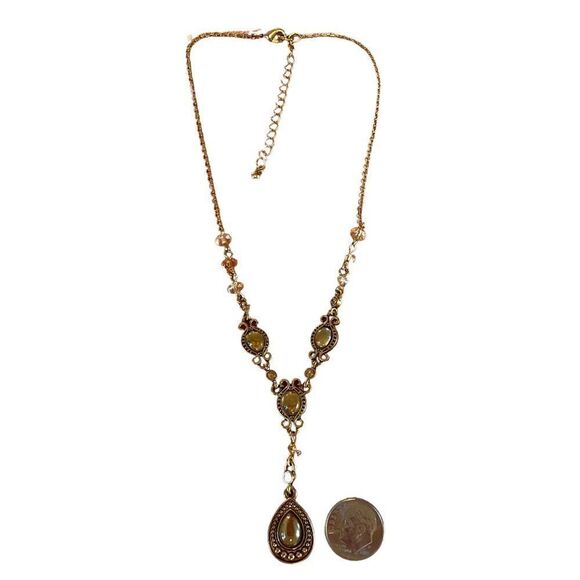 Avon Vintage Gold Toned Jeweled Necklace w/ beautiful detailing. - Picture 6 of 6